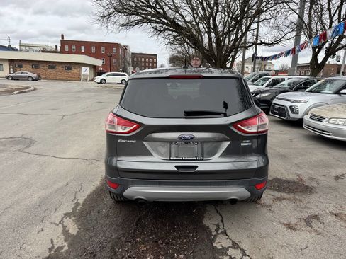 Used 2015 Ford Escape SE image 5