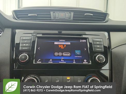 Used 2019 Nissan Rogue Sport S image 24