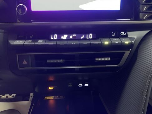 New 2026 Toyota Camry SE FWD image 21