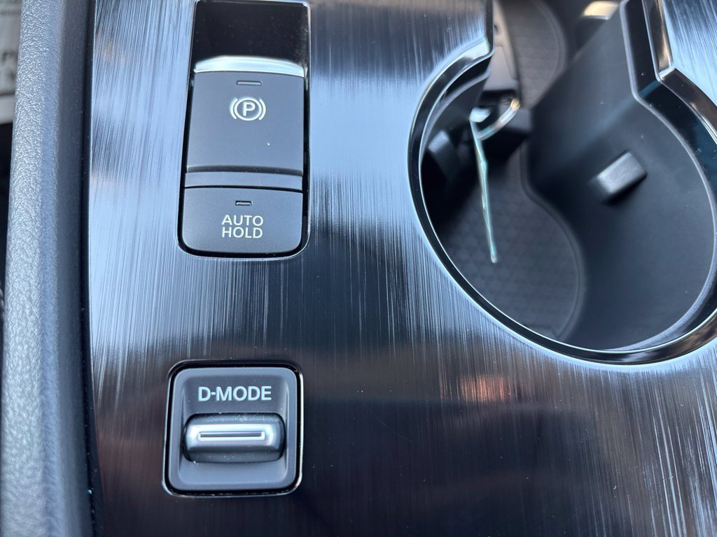 Certified 2026 Nissan Rogue SV FWD image 31