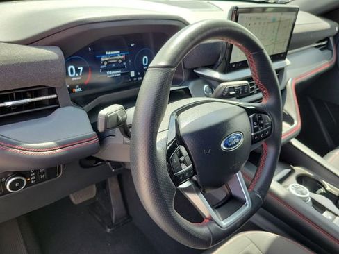 Used 2025 Ford Explorer ST-Line w/ ST-Line Street Pack image 19