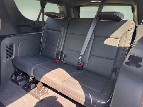 Used 2024 GMC Yukon XL SLT w/ SLT Luxury Package AWD/4WD image 15