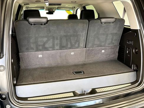 Used 2017 Cadillac Escalade Luxury AWD/4WD image 27