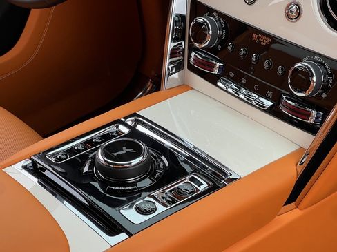 Used 2022 Rolls-Royce Cullinan image 48