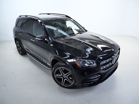 Used 2022 Mercedes-Benz GLS 580 4MATIC image 4