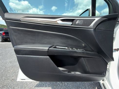 Used 2019 Ford Fusion SEL FWD image 20