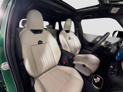 Used 2025 MINI Cooper 4-Door Hardtop FWD image 24