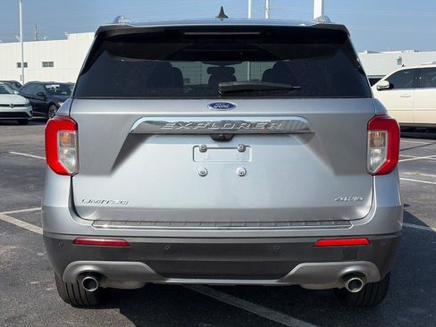 Used 2023 Ford Explorer Limited AWD/4WD image 3