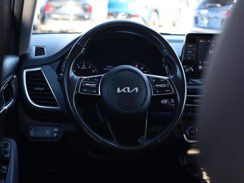 Used 2023 Kia Seltos S image 7