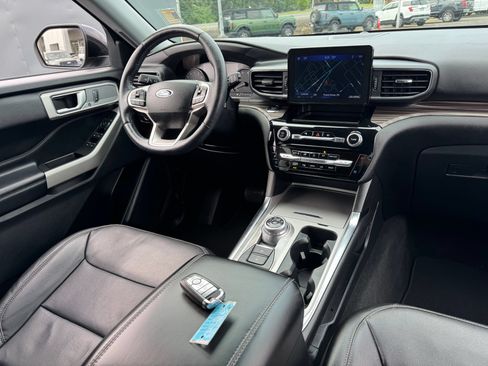 Used 2022 Ford Explorer Limited AWD/4WD image 17