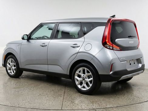 Used 2025 Kia Soul LX w/ LX Technology Package FWD image 6