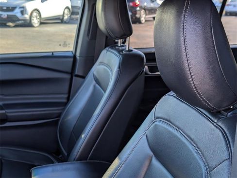 Used 2020 Ford Explorer XLT w/ Equipment Group 202A image 23