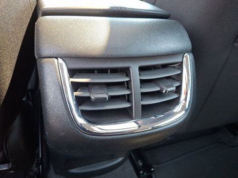 Used 2022 Chevrolet Malibu LT FWD image 11