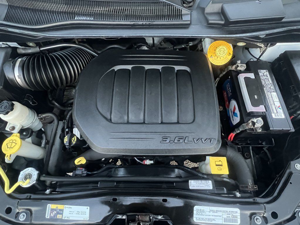 Used 2019 Dodge Grand Caravan SE w/ UConnect Hands-Free Group FWD image 9