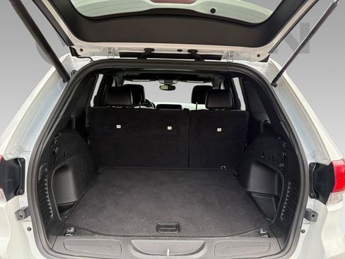 Used 2022 Jeep Grand Cherokee Limited image 22