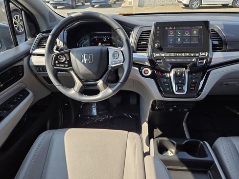 Certified 2022 Honda Odyssey Touring image 13