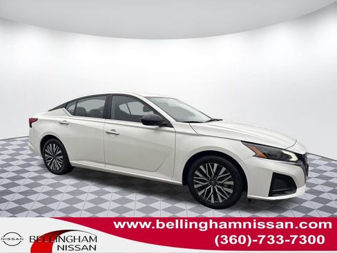 Used 2025 Nissan Altima 2.5 SV image 1