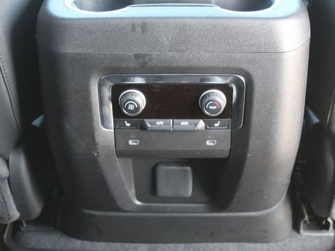 Used 2024 Chevrolet Tahoe High Country AWD/4WD image 21