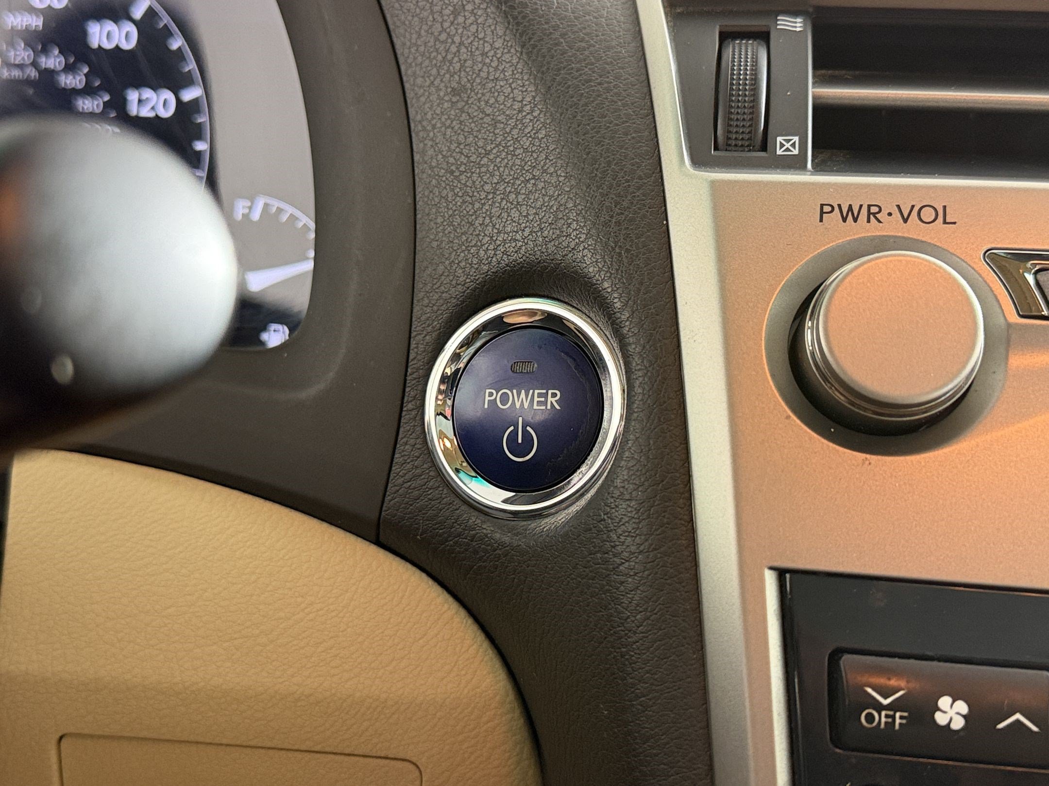 Used 2012 Lexus RX 450h AWD w/ Premium Pkg image 17