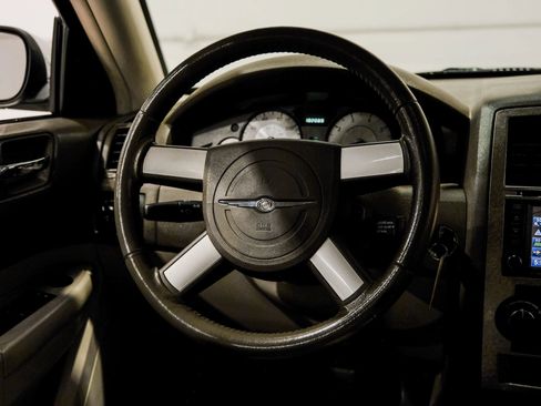 Used 2008 Chrysler 300 Touring image 22