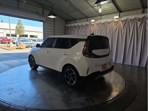 Used 2025 Kia Soul EX image 8
