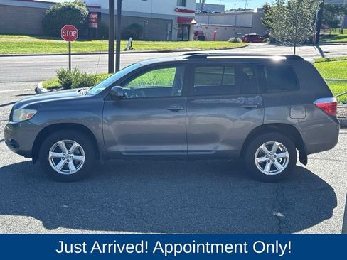 Used 2010 Toyota Highlander 4WD w/ Extra Value Pkg 2 image 4