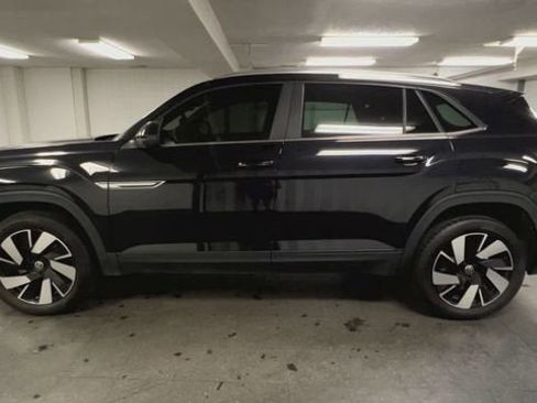 Used 2024 Volkswagen Atlas Cross Sport SE AWD/4WD image 5