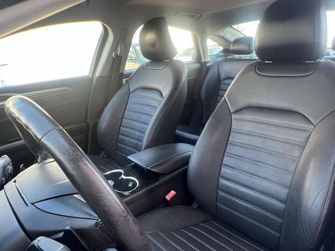 Used 2016 Ford Fusion SE w/ Equipment Group 202A AWD/4WD image 12