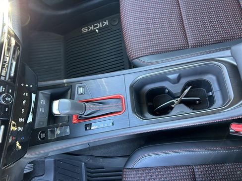 New 2025 Nissan Kicks SR w/ Illumination Package image 17