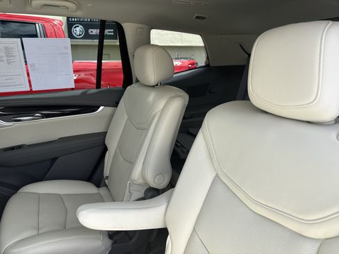 Used 2020 Cadillac XT6 Premium Luxury image 24