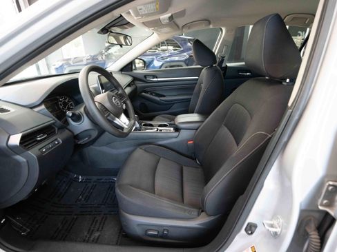 Used 2021 Nissan Altima 2.5 SV AWD/4WD image 9