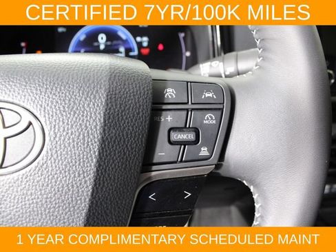 Used 2025 Toyota Camry SE FWD image 22
