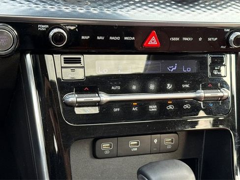 Certified 2022 Kia Carnival SX Prestige image 28