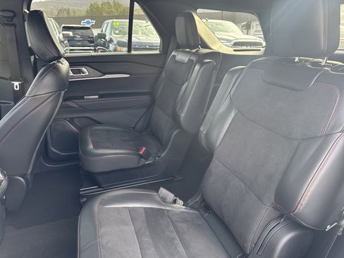 Used 2025 Ford Explorer ST image 13