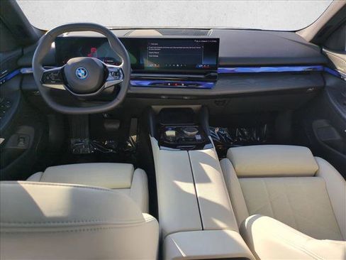 Used 2024 BMW i5 eDrive40i w/ Convenience Package RWD image 19