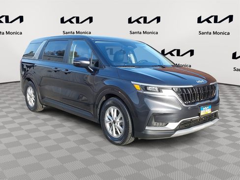 Certified 2024 Kia Carnival LX image 3