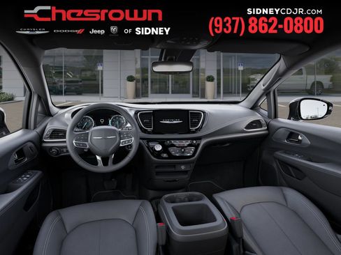 New 2026 Chrysler Pacifica Select image 14