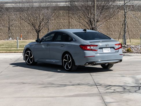 Used 2022 Honda Accord Sport image 3