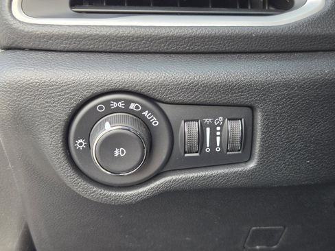 New 2026 Chrysler Pacifica Select image 21