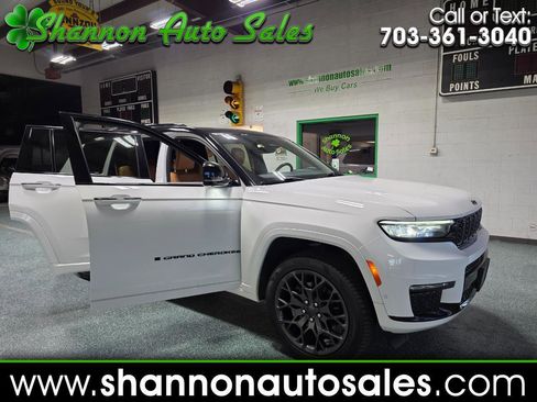 Used 2023 Jeep Grand Cherokee L Summit w/ High Altitude Package AWD/4WD image 1