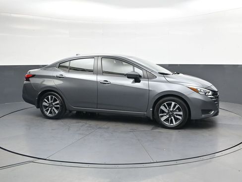 Used 2025 Nissan Versa SV w/ Trunk Package FWD image 4