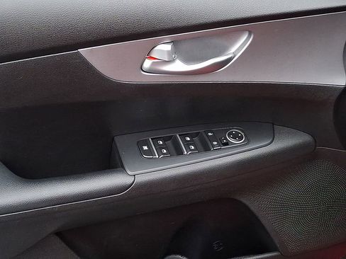 Certified 2023 Kia Forte LXS image 15