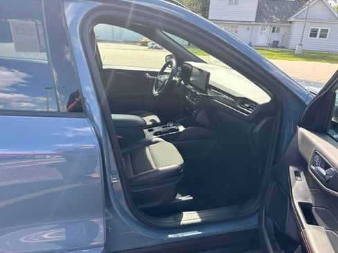 Used 2024 Ford Escape ST-Line w/ Tech Pack #1 AWD/4WD image 6