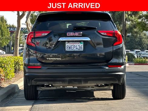 Used 2021 GMC Terrain SLE w/ Driver Convenience Package FWD image 8