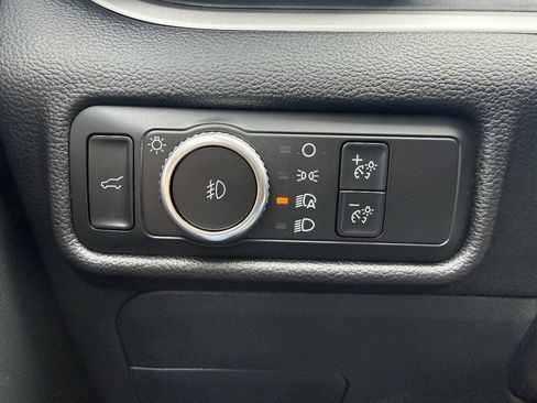 Used 2021 Ford Explorer XLT w/ Equipment Group 202A AWD/4WD image 23