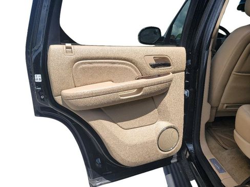 Used 2014 Cadillac Escalade Premium AWD/4WD image 24