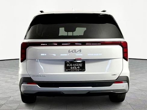 New 2026 Kia Carnival EX FWD image 5