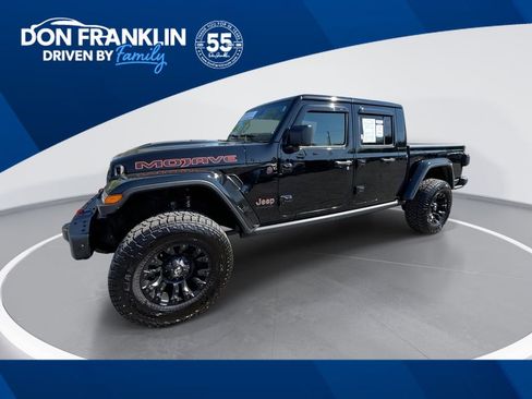 Used 2025 Jeep Gladiator Mojave AWD/4WD image 1