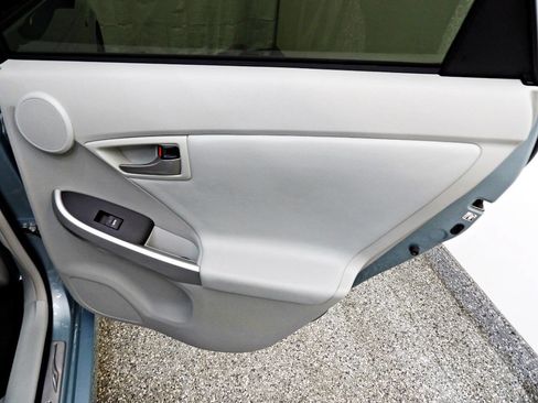 Used 2013 Toyota Prius Four FWD image 12
