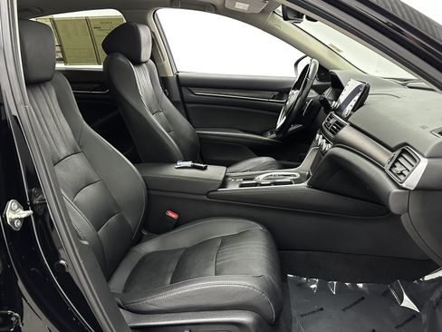 Used 2020 Honda Accord Touring image 37